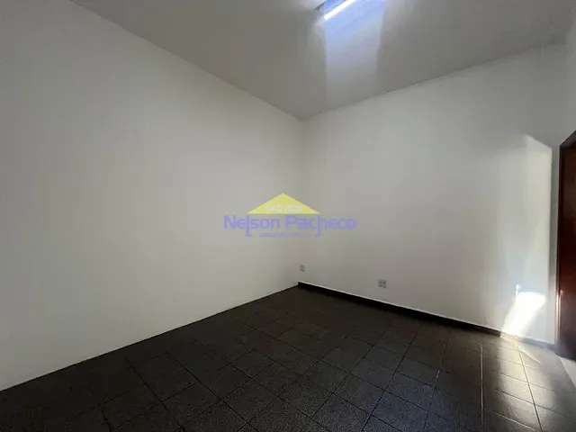 Sala com 177m², para alugar, no bairro Centro em Capivari