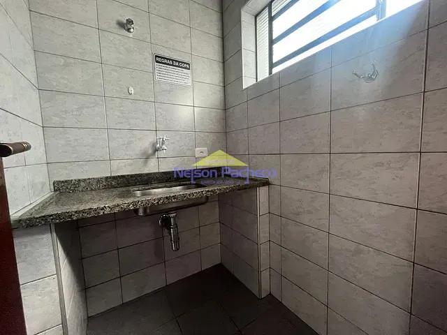 Sala com 177m², para alugar, no bairro Centro em Capivari