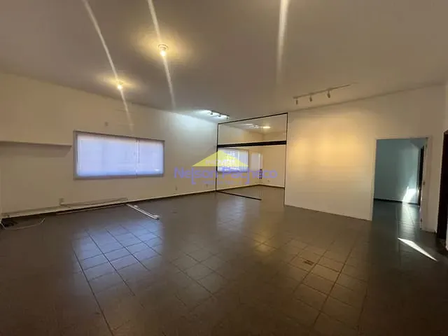 Sala com 177m², para alugar, no bairro Centro em Capivari
