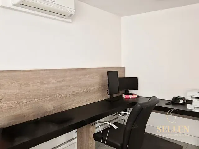 Sala com 254m², à venda, no bairro Menino Deus em Porto Alegre