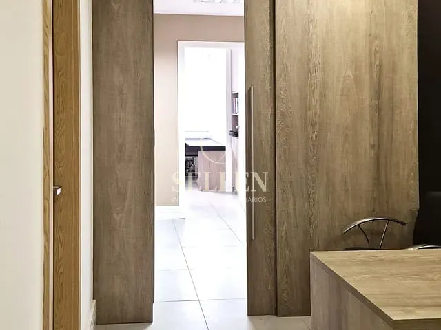 Sala com 254m², à venda, no bairro Menino Deus em Porto Alegre