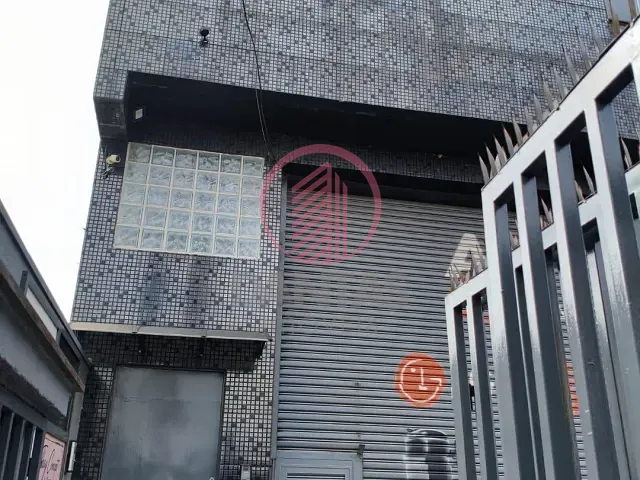 Sala com 28m², para alugar, no bairro Bussocaba em Osasco