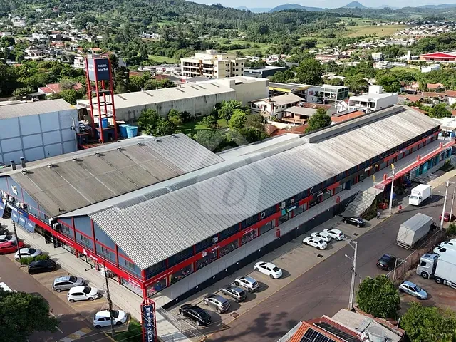 Sala com 110m², para alugar, no bairro Canabarro em Teutônia