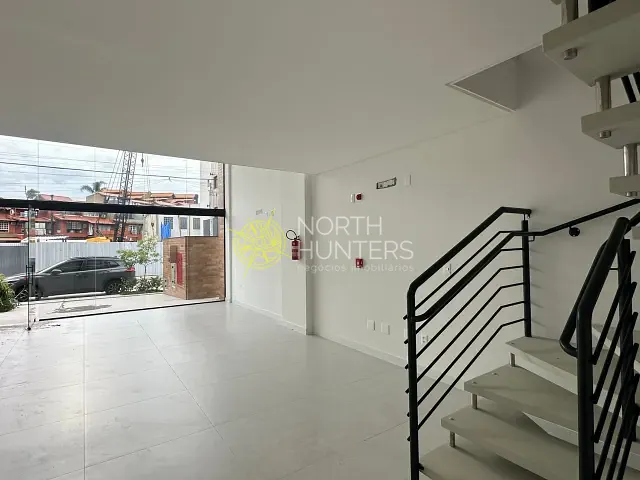 Sala à venda, no bairro Jurerê em Florianópolis