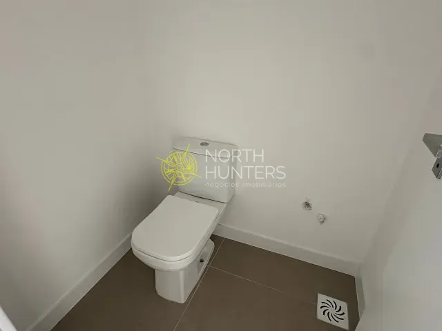 Sala à venda, no bairro Jurerê em Florianópolis