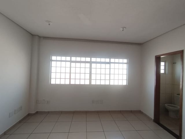Sala para alugar, no bairro Centro em Cambé
