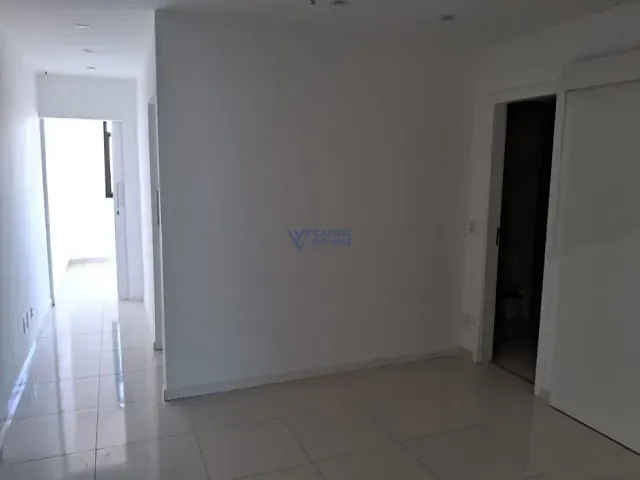 Sala à venda ou para alugar, no bairro Centro em São José dos Campos
