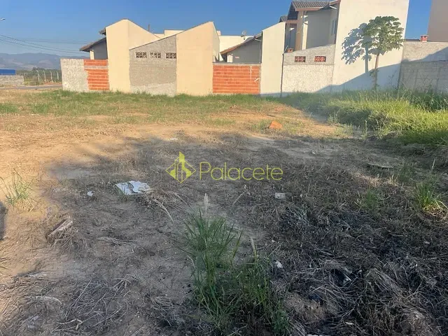Sala com 200m², à venda, no bairro Parque das Palmeiras em Pindamonhangaba