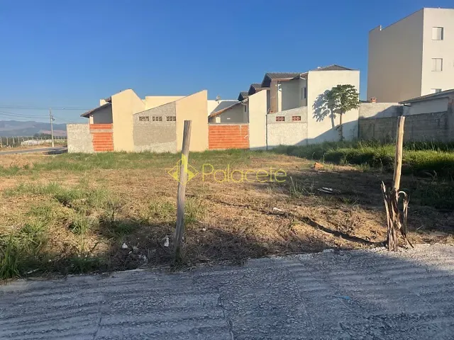 Sala com 200m², à venda, no bairro Parque das Palmeiras em Pindamonhangaba