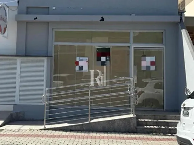 Sala para alugar, no bairro Centro em Tijucas
