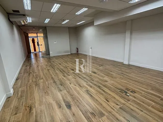 Sala para alugar, no bairro Centro em Tijucas