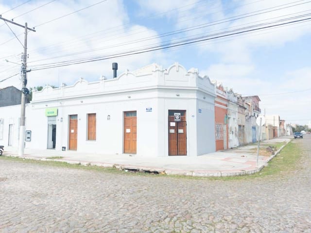 Sala à venda, no bairro Porto em Pelotas