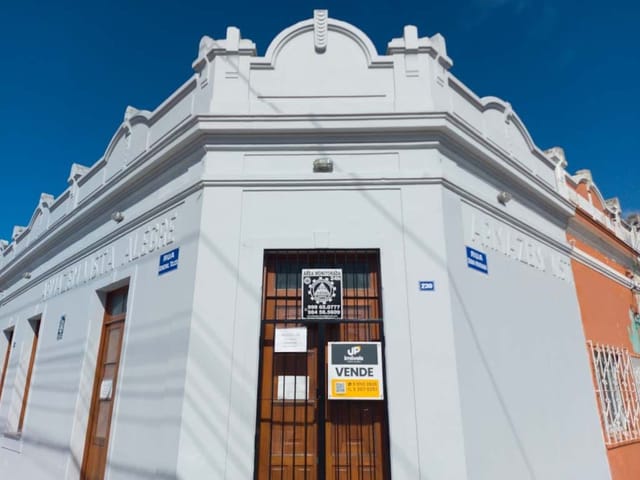 Sala à venda, no bairro Porto em Pelotas
