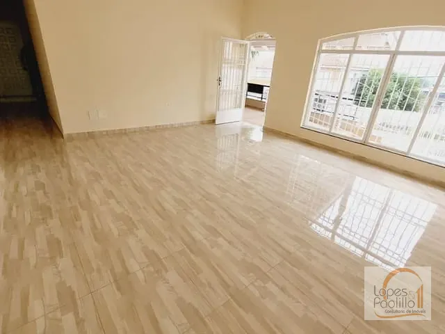 Sala com 520m², para alugar, no bairro Centro em Atibaia