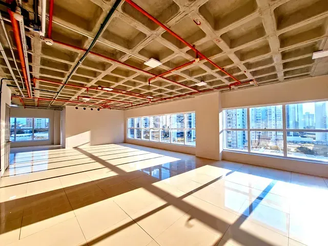 Sala com 283m², para alugar, no bairro Gleba Fazenda Palhano em Londrina