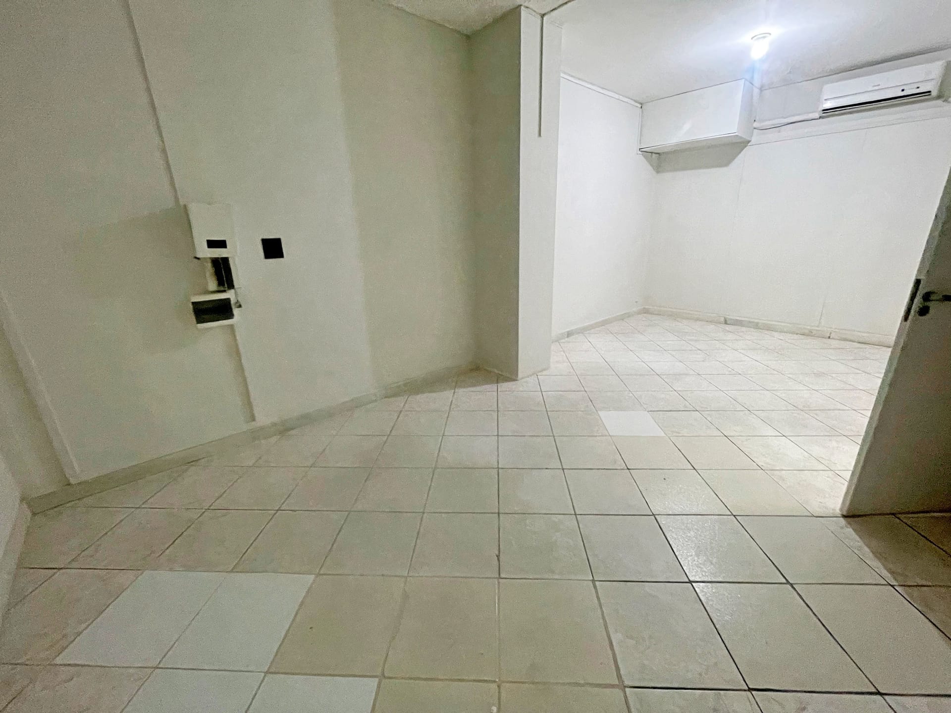 Sala comercial com aproximadamente 40m², situada no bairro Barro Preto com 01 recepção, 01 sala ampla - Belo Horizonte-MG