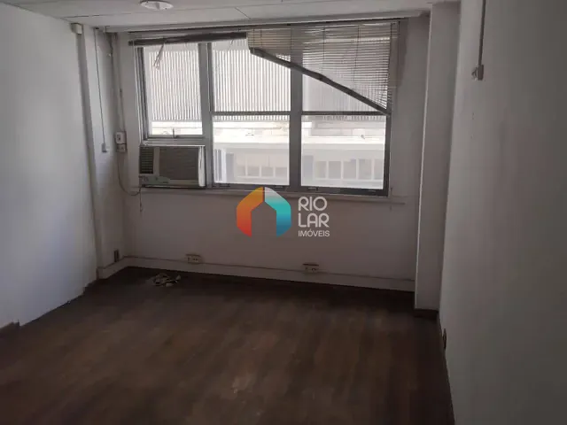 Sala à venda, no bairro Centro em Rio de Janeiro