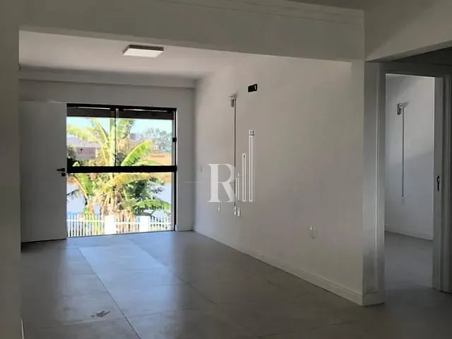 Sala para alugar, no bairro Centro em Tijucas