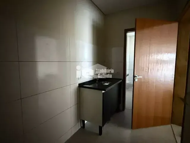 Sala para alugar, no bairro Centro em Rolândia