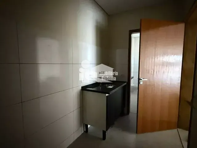 Sala para alugar, no bairro Centro em Rolândia