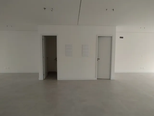 Sala para alugar, no bairro Bela Suiça em Londrina