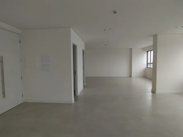 Sala para alugar, no bairro Bela Suiça em Londrina