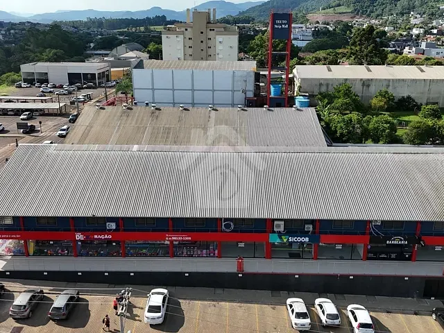 Sala com 110m², para alugar, no bairro Canabarro em Teutônia