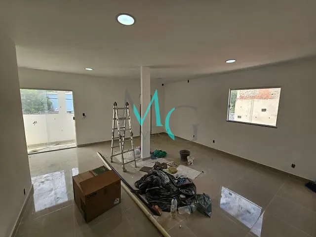 Sala com 36m², para alugar, no bairro Vigário Geral em Rio de Janeiro