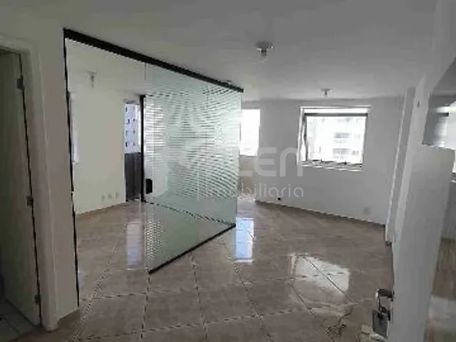 Sala à venda, no bairro Vila Mariana em São Paulo