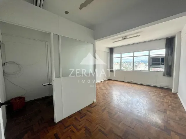 Sala com 65m², para alugar, no bairro Centro (Blumenau) em Blumenau