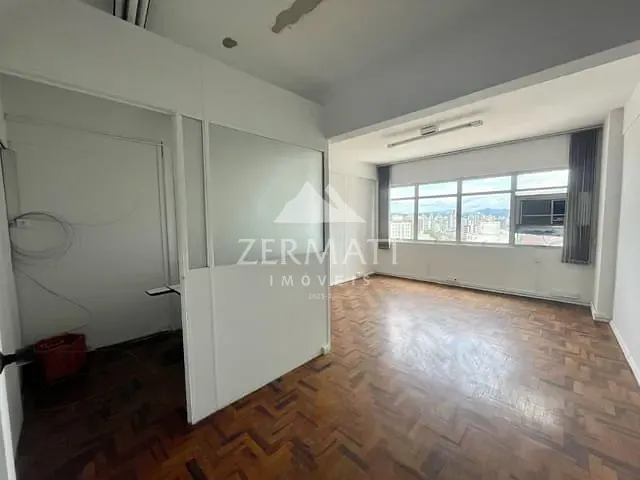 Sala com 65m², para alugar, no bairro Centro (Blumenau) em Blumenau
