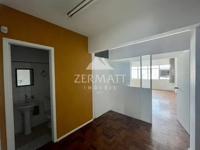 Sala com 65m², para alugar, no bairro Centro (Blumenau) em Blumenau