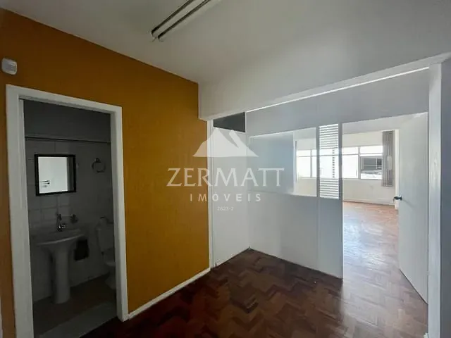 Sala com 65m², para alugar, no bairro Centro (Blumenau) em Blumenau