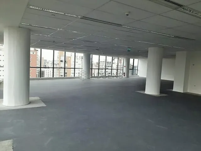 Sala com 450m², para alugar, no bairro Vila Nova Conceição em São Paulo
