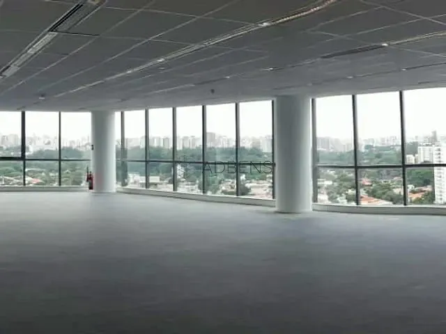 Sala com 450m², para alugar, no bairro Vila Nova Conceição em São Paulo
