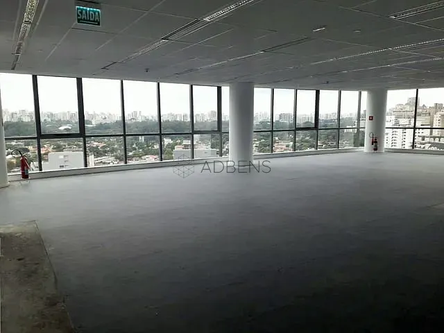 Sala com 450m², para alugar, no bairro Vila Nova Conceição em São Paulo