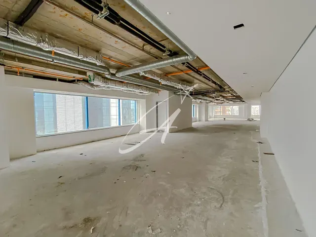 Sala à venda ou para alugar, no bairro Várzea da Barra Funda em São Paulo