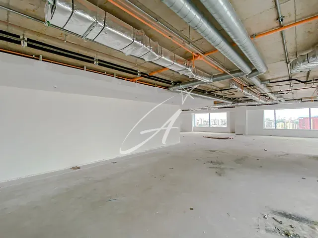 Sala à venda ou para alugar, no bairro Várzea da Barra Funda em São Paulo