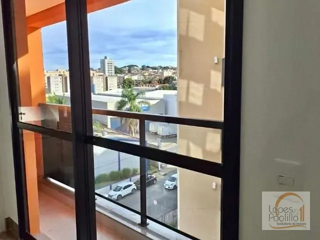 Sala à venda ou para alugar, no bairro Atibaia Jardim em Atibaia