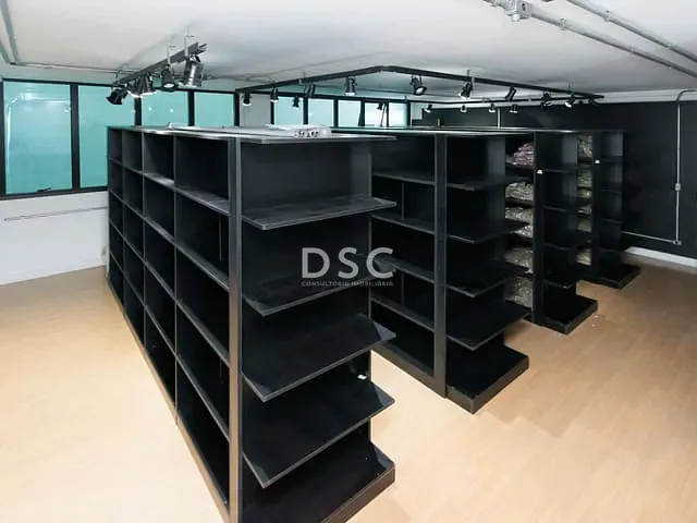 Sala com 178m², à venda, no bairro Centro em Curitiba