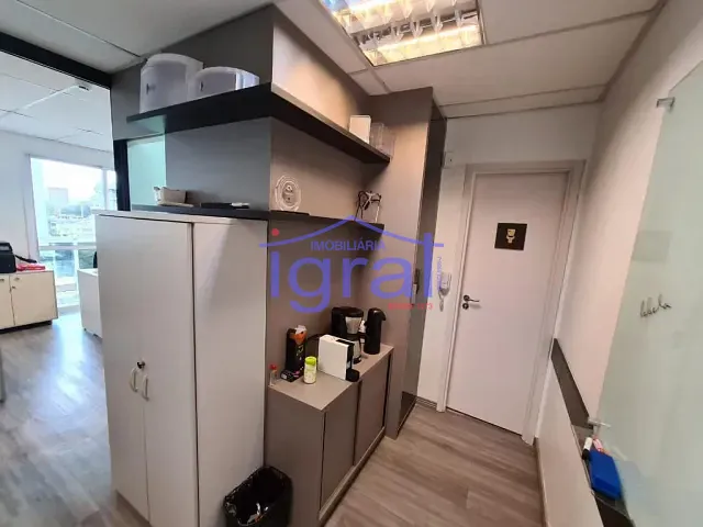 Sala à venda, no bairro Pinheiros em São Paulo