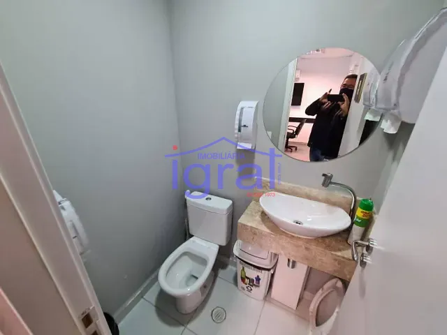 Sala à venda, no bairro Pinheiros em São Paulo