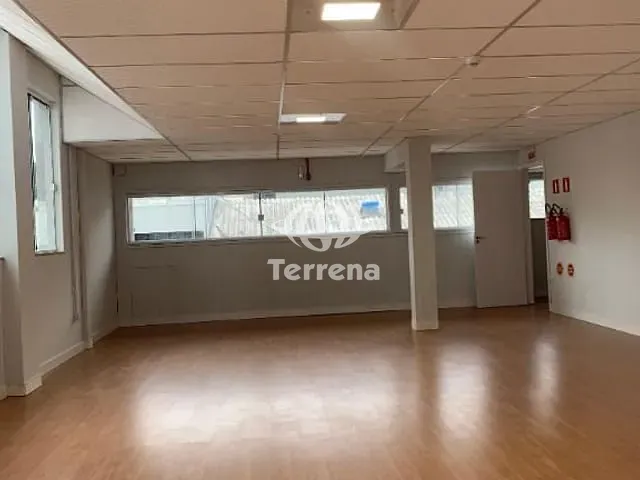 Sala para alugar, no bairro Centro em Blumenau