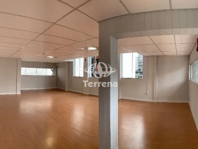 Sala para alugar, no bairro Centro em Blumenau