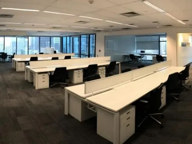 Sala com 650m², para alugar, no bairro Vila Nova Conceição em São Paulo