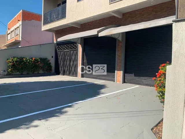 Loja com 130m², para alugar, no bairro Industrial em Londrina