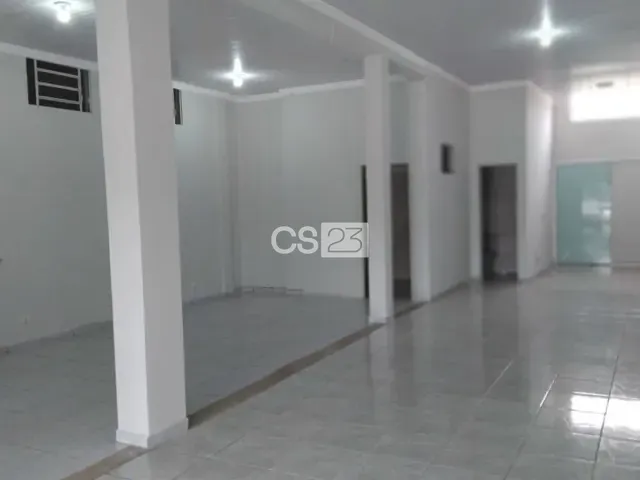 Loja com 130m², para alugar, no bairro Industrial em Londrina
