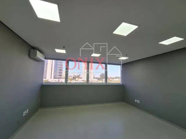 Sala com 35m², para alugar, no bairro Vila Mogilar em Mogi das Cruzes