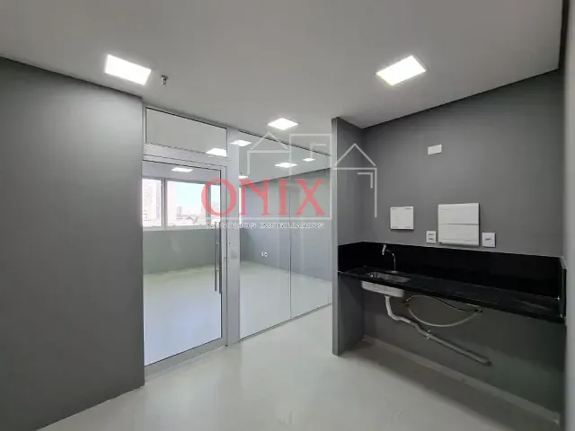 Sala com 35m², para alugar, no bairro Vila Mogilar em Mogi das Cruzes
