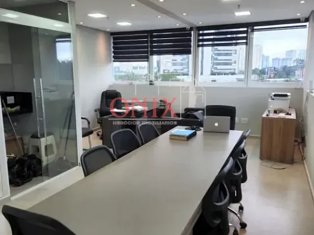 Sala com 35m², para alugar, no bairro Vila Mogilar em Mogi das Cruzes
